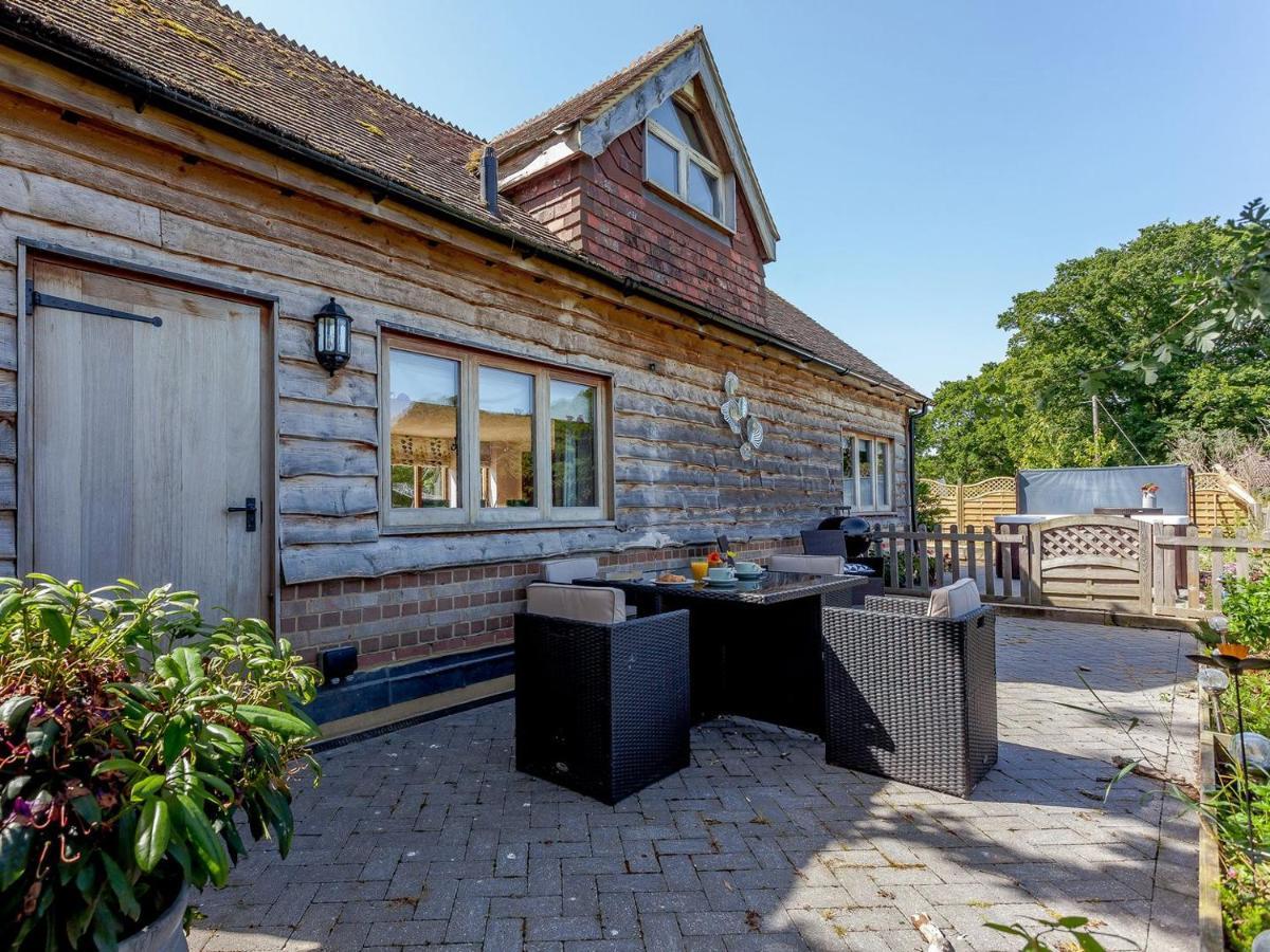 The Barn Villa Coldwaltham Eksteriør billede